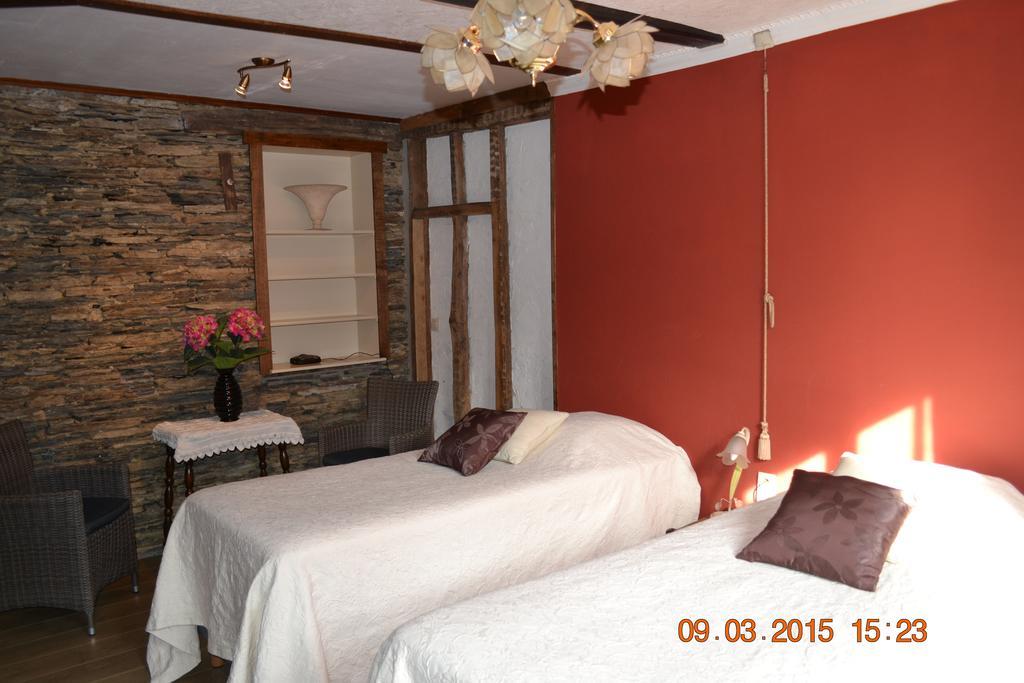 Auberge Au Naturel Des Ardennes Rochehaut Bilik gambar
